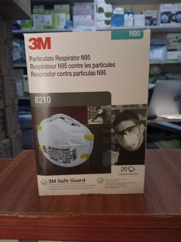 3M 820 Surgical Mask